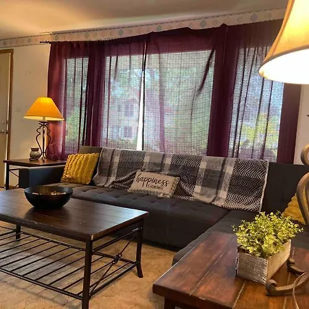 Villa Retro 5 Bed House In The Heart Of Entertainment